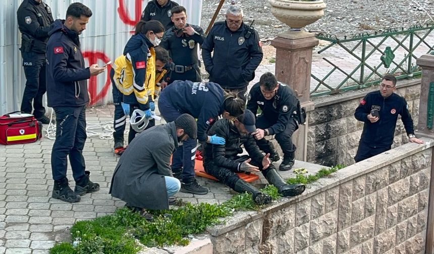 Porsuk Çayı’na Düşen Şahıs Kurtarıldı