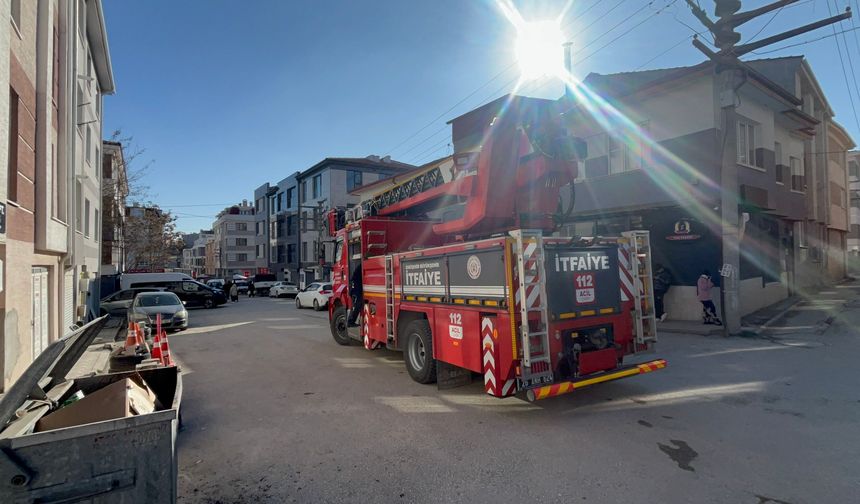 Pazar engelini aşamayan itfaiye, yangına ulaşmakta güçlük çekti