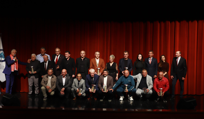 Eskişehir’de Sporun Yıldızları Ödüllerle Taçlandırıldı