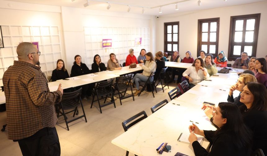 Odunpazarı’nda kadınlar rap atölyesinde kendi hikâyelerini müziğe taşıdı