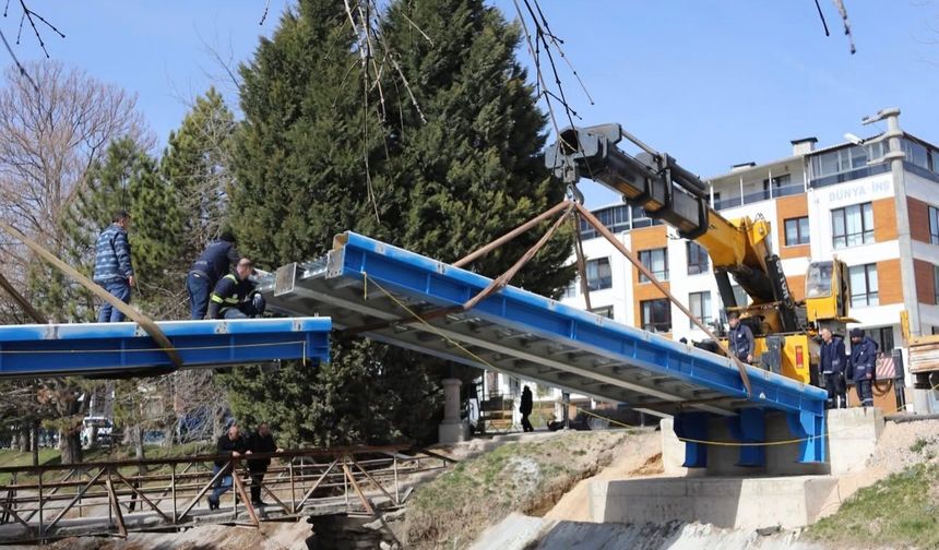 Eskişehir Kanlıkavak Porsuk Çayı üzerine yeni bir köprü inşa ediliyor