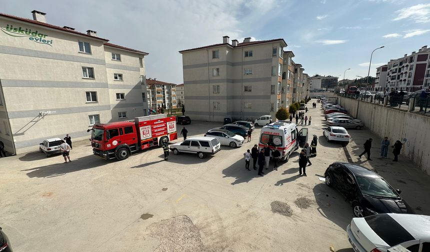 Eskişehir’de Korkutan Kaza: Araç Site Bahçesine Uçtu