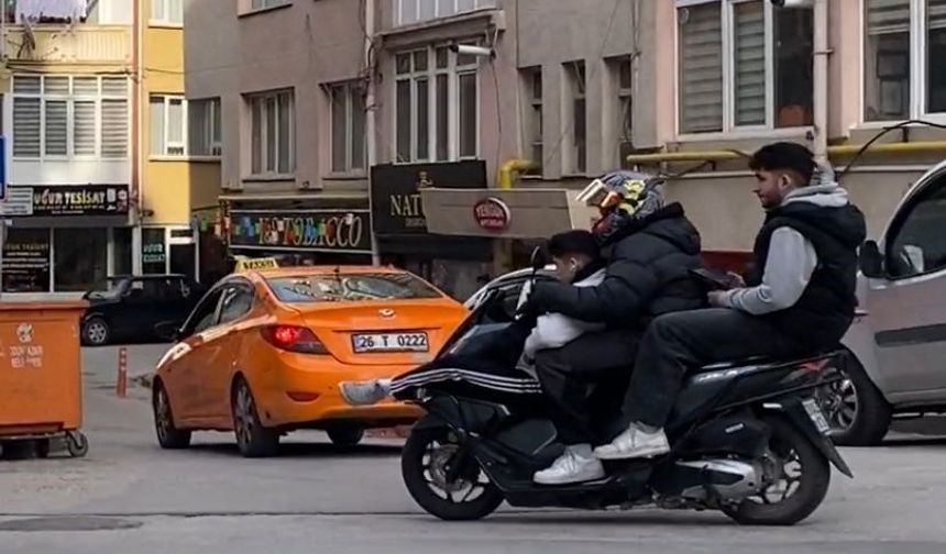 Tek Motosiklet Üç Yolcu: Kask Hak Getire