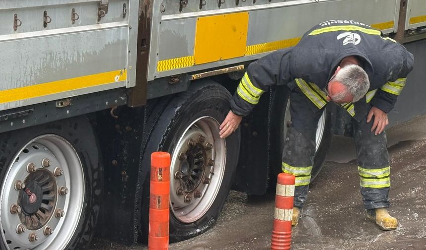 Eskişehir Çevre Yolunda Tır Yangını Facianın Eşiğinden Dönüldü