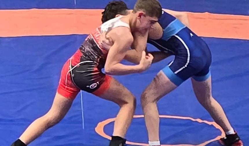 Genç güreşçi Ahmet Savaş Türkiye’nin elit eğitim merkezine seçildi