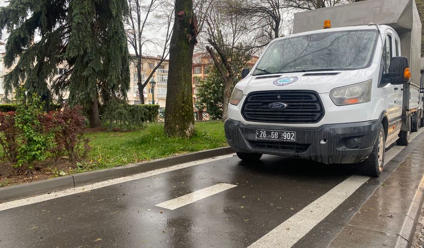 Yapan da belediye, kapatan da belediye! Bisiklet yolundaki görüntü tepki çekti