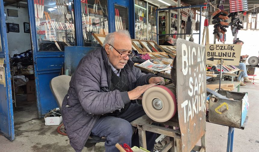 Eskişehir’de Kurban Bayramı öncesi bıçak bileyicilerinde yoğunluk başladı