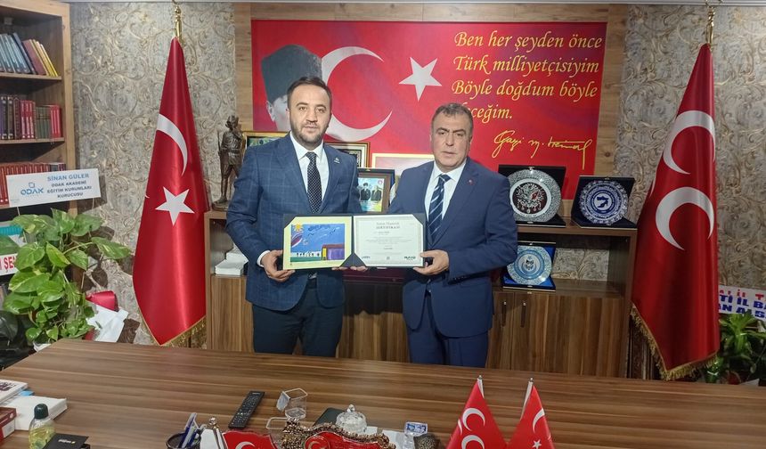 MÜSİAD Eskişehir heyetinden MHP İl Başkanı Ayhan Sezer’e hayırlı olsun ziyareti
