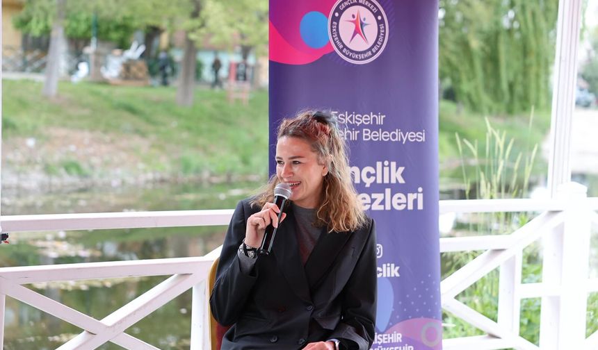 Meryem Boz Eskişehirli gençlerle samimi bir söyleşide buluştu