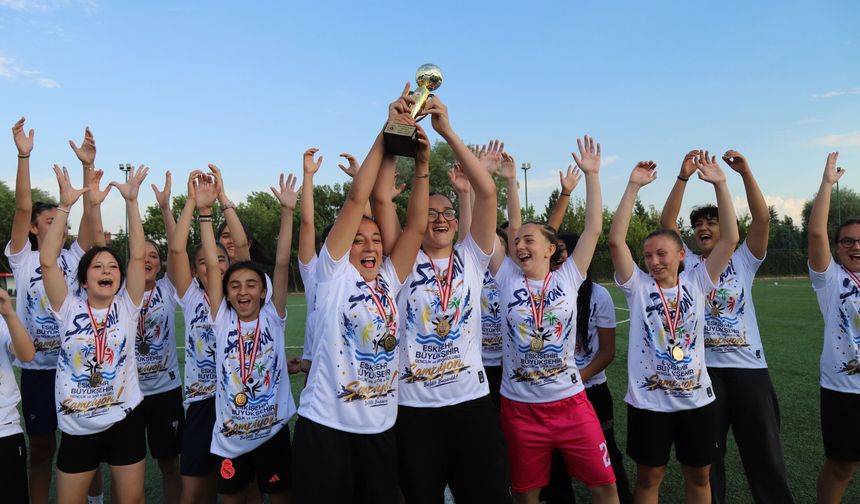 U15 Kızlar Kupası Büyükşehir Belediyesi’nin oldu