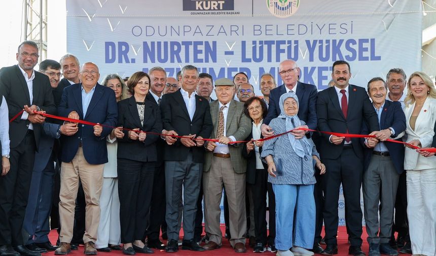 Odunpazarı Belediyesi modern Alzheimer merkezini Özgür Özel’in katılımıyla açtı