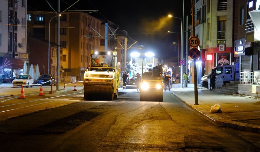 Büyükşehir Belediyesi Gece Mesaisiyle Ertaş Bulvarı'nı Yeniledi