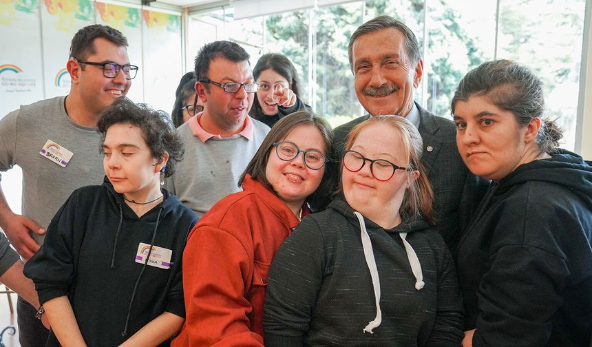 Tepebaşı Belediyesi Gökkuşağı Kafe 15 yıldır özel gereksinimli bireyleri hayata hazırlıyor