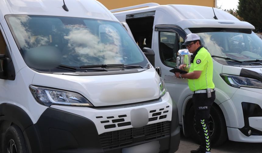 Polis Okul Servislerini Mercek Altına Aldı