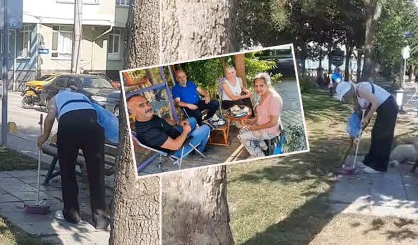 Gönüllülerden Park Temizliği