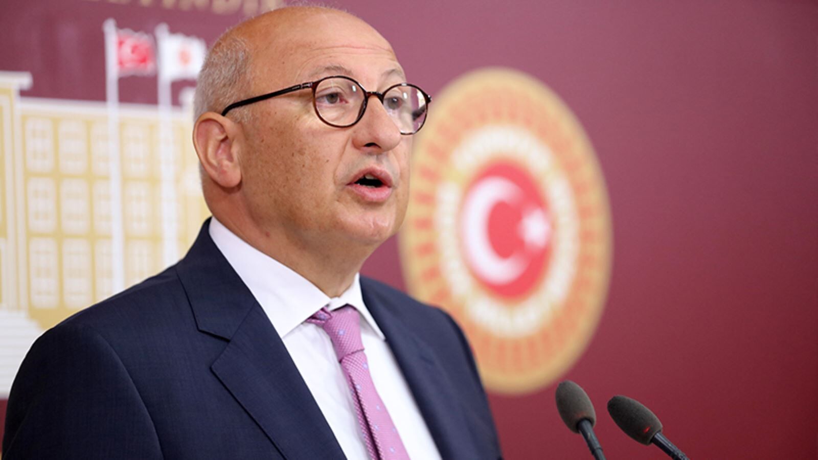 Meclis'teki yeni torba yasa teklifine muhalefetten sert sansür tepkisi