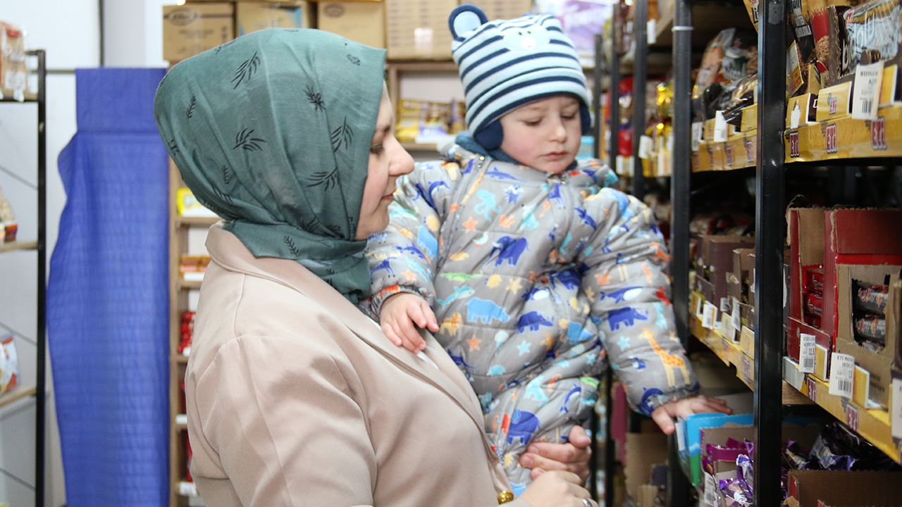 Devlet Desteğiyle Market Açan Anne Azmiyle Örnek Oluyor