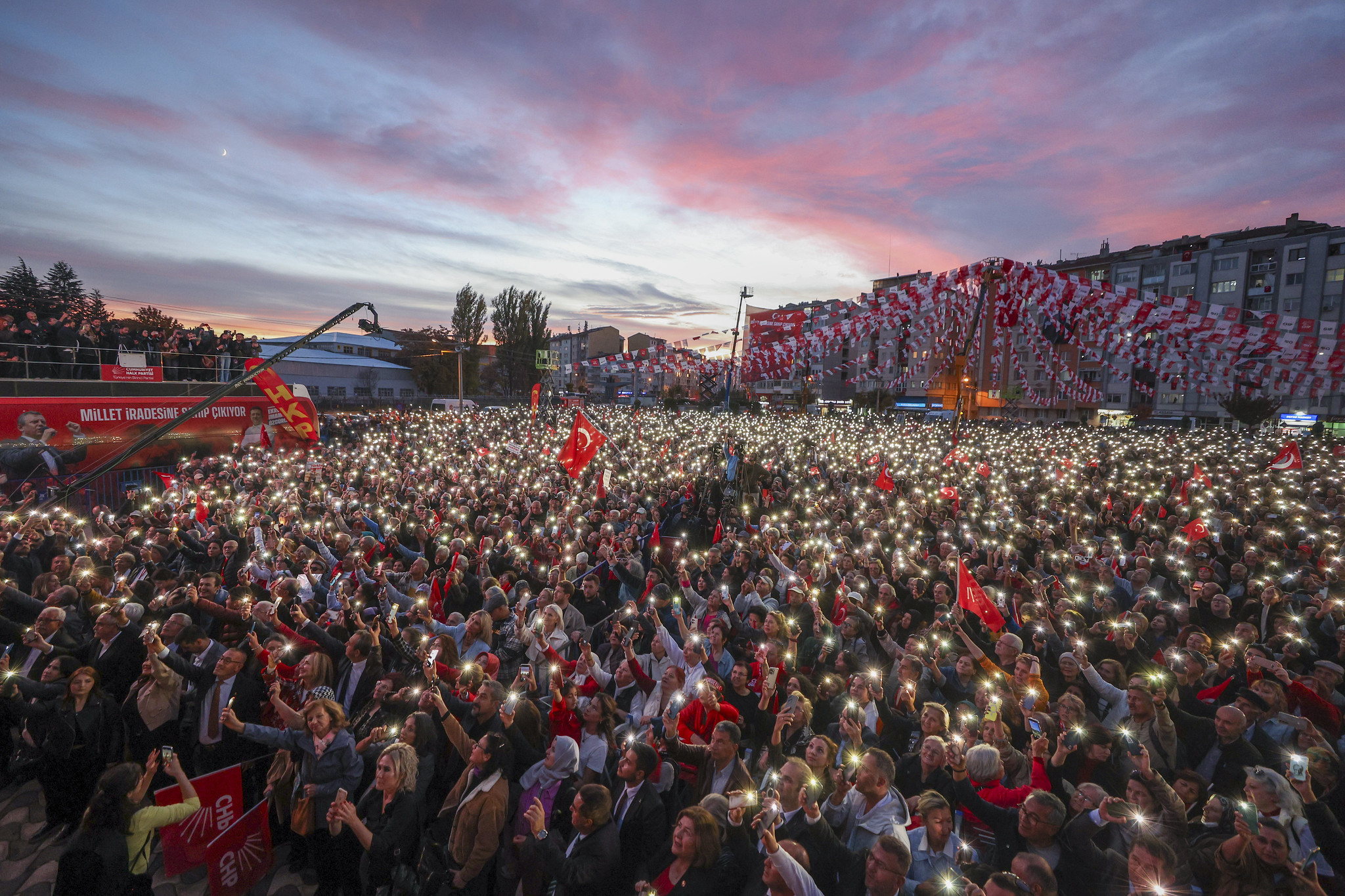 54880221007 Eec99D52B9 K