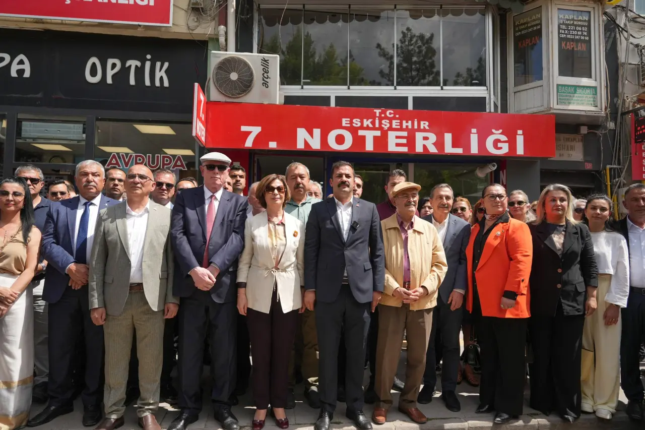 CHP Eskişehir delegelerinden olağanüstü kurultay için tam kadro imza