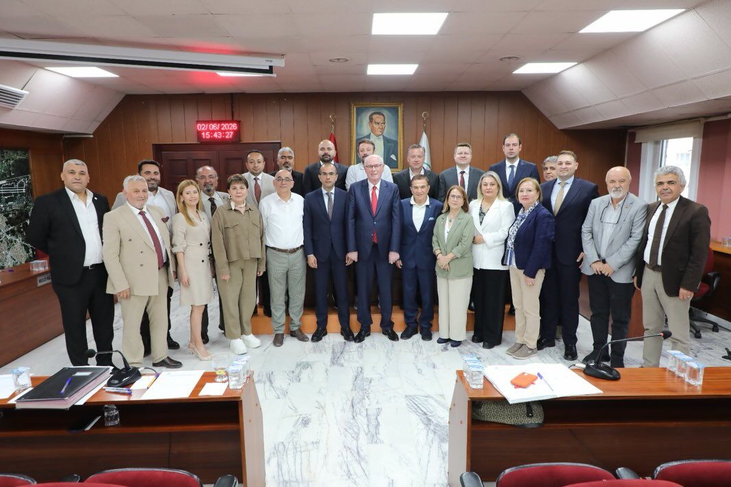 Başkan Kurt ve CHP’li meclis üyelerinden Özgür Özel’e net destek