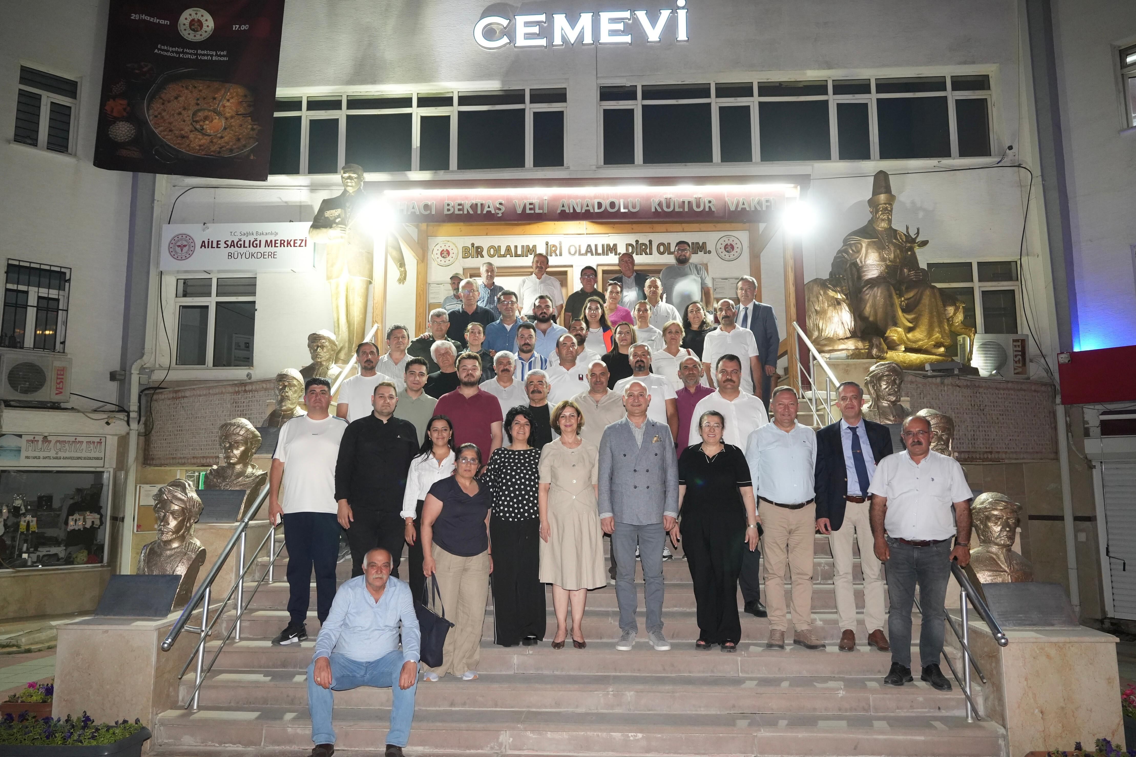 Başkan Ayşe Ünlüce Muharrem orucu tutan vatandaşlarla iftar sofrasında buluştu