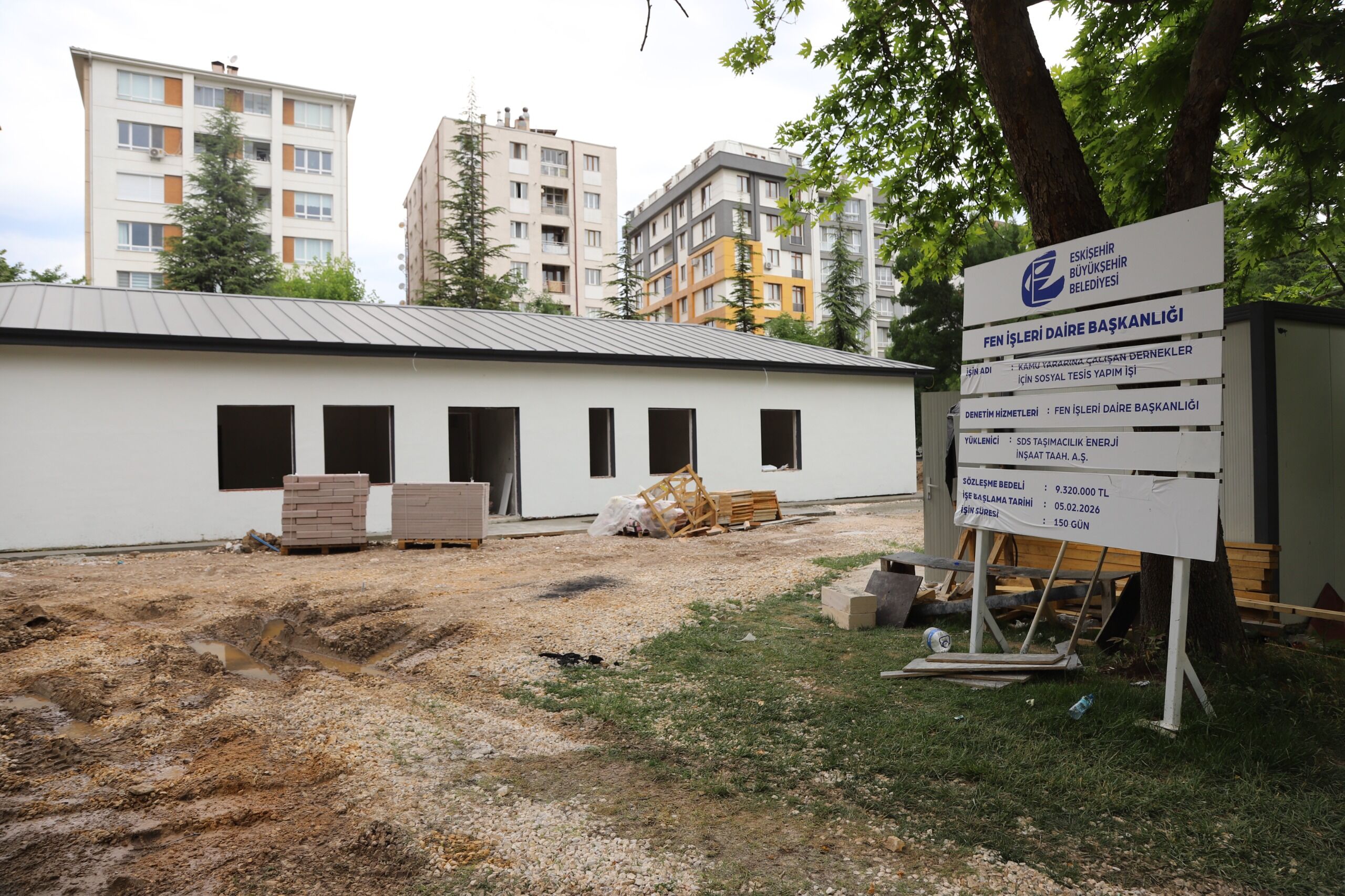 Eskişehir'de şehit yakınları ve gaziler için yapılan sosyal tesis gün sayıyor