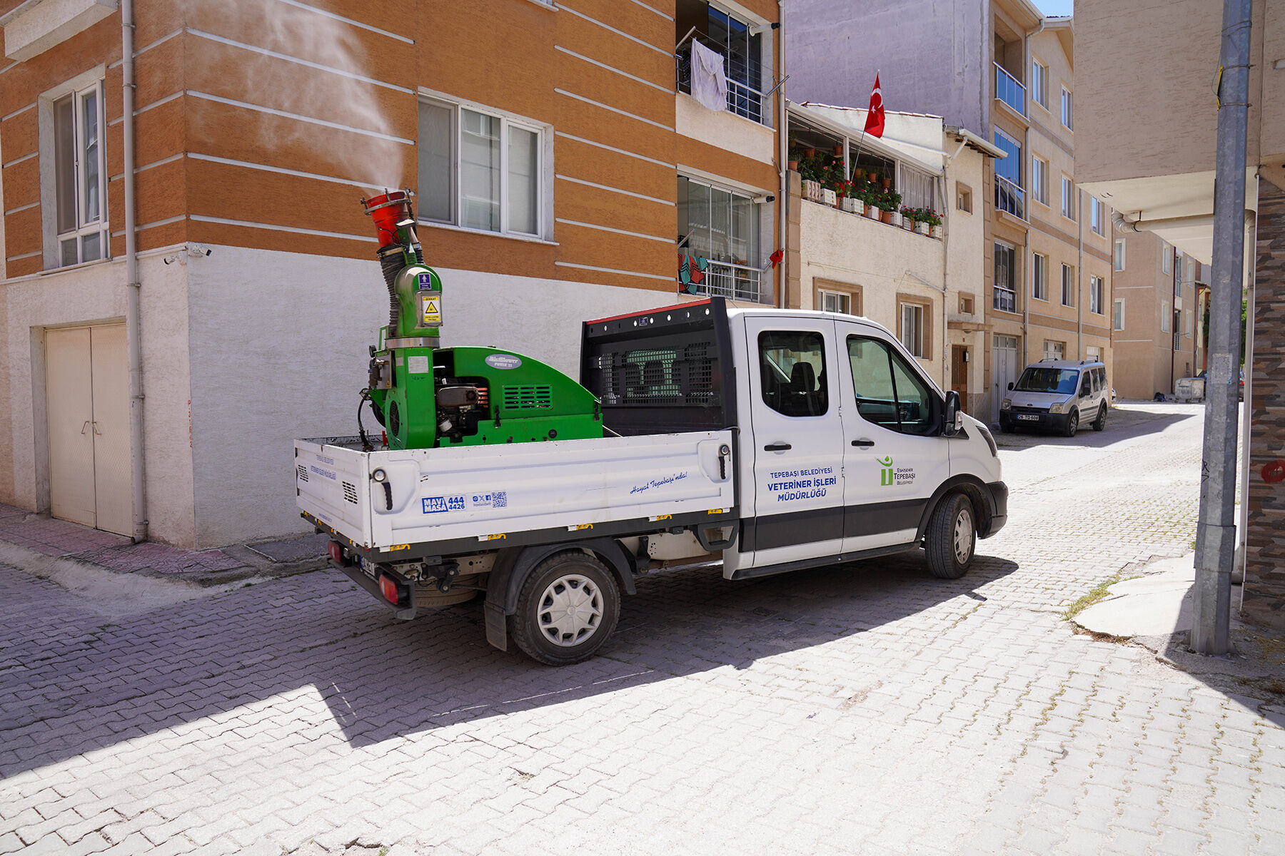 Tepebaşı Belediyesi ilçe genelinde haşereyle mücadele çalışmalarını hızlandırdı