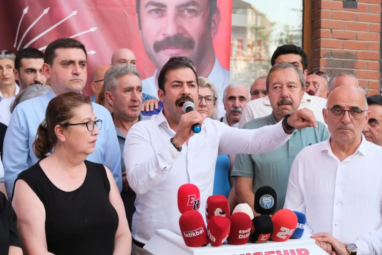 Yalaz: "Öyle bir itibarın mı var senin?"
