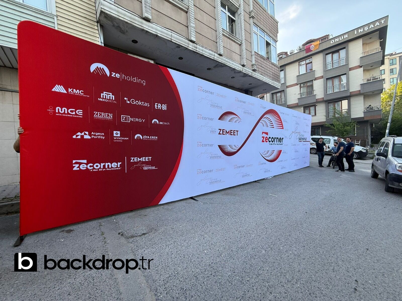 Profesyonel Sahne Arkası Tasarımları ile Organizasyonunuzda Backdrop.tr ile Fark Yaratın