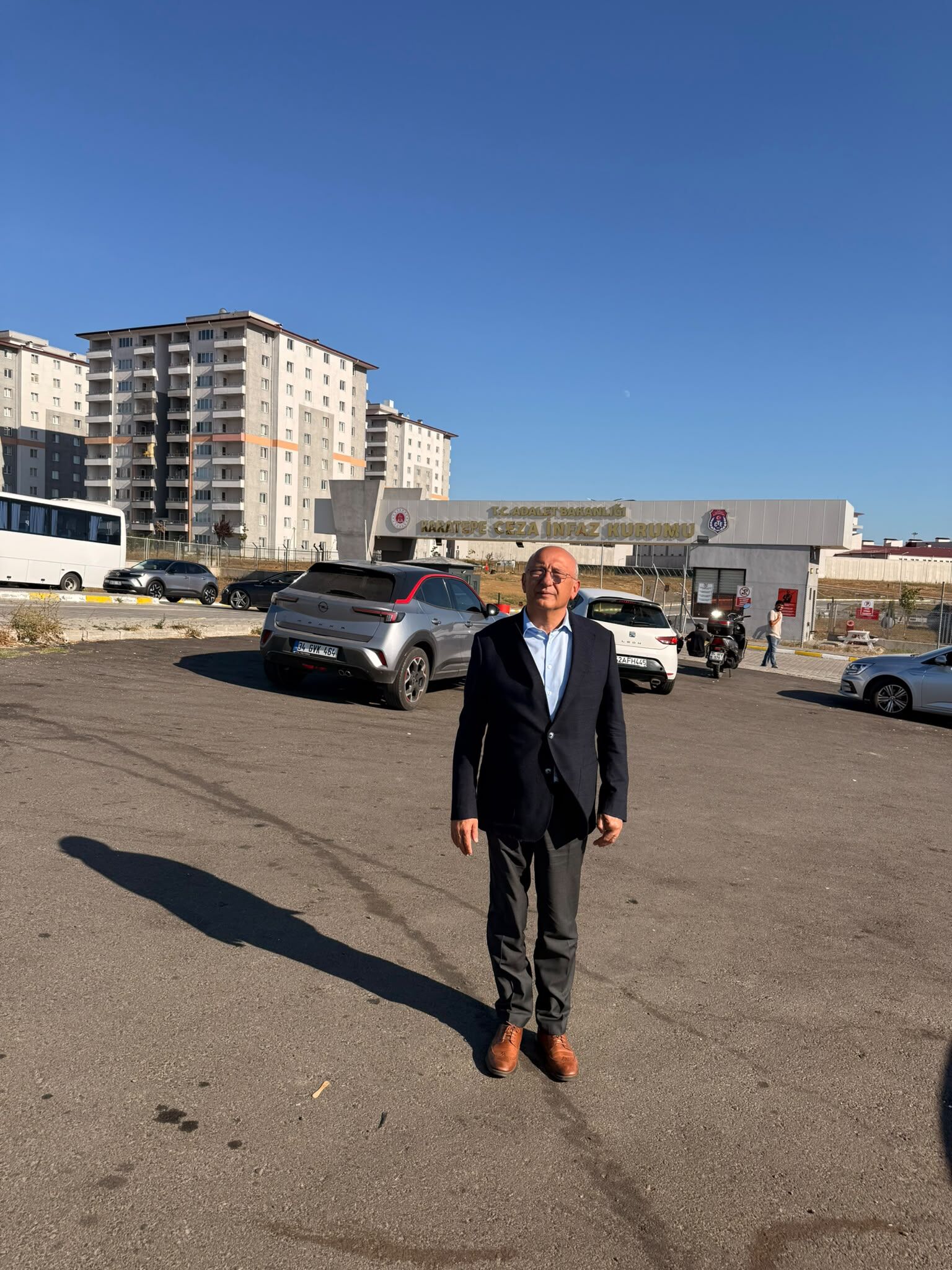 Utku Çakırözer Çorlu Cezaevi’nde Tutuklu İsimleri Ziyaret Etti: "Asıl Olan Tutuksuz Yargılamadır"