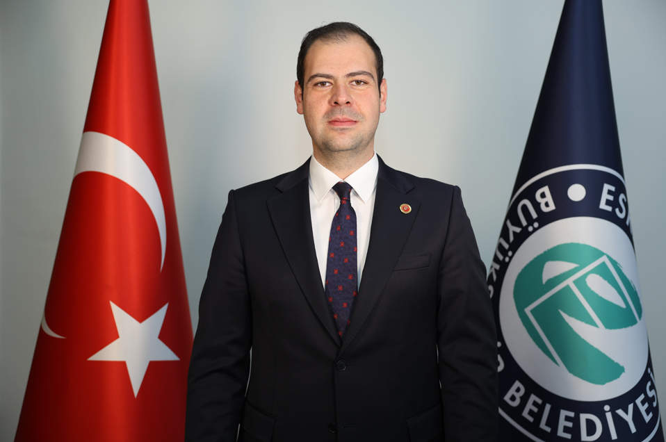Çağrı Özeçoğlu Odunpazarı ve Büyükşehir Belediye Meclis Üyeliğinden İstifa Etti
