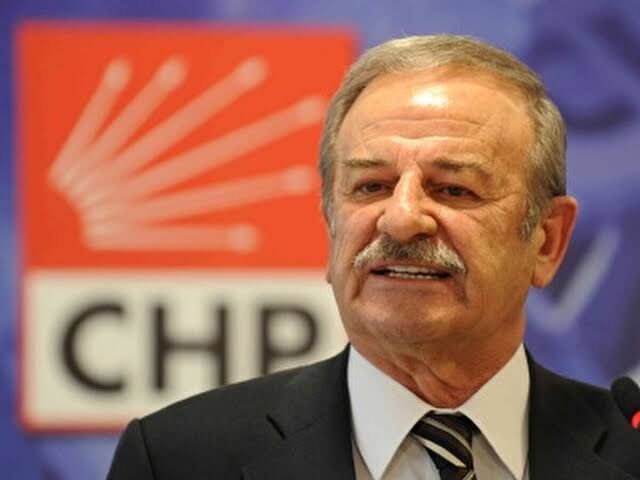 CHP Eski Genel Başkan Vekili ve Eski Siyasi İsim Cevdet Selvi Hayatını Kaybetti