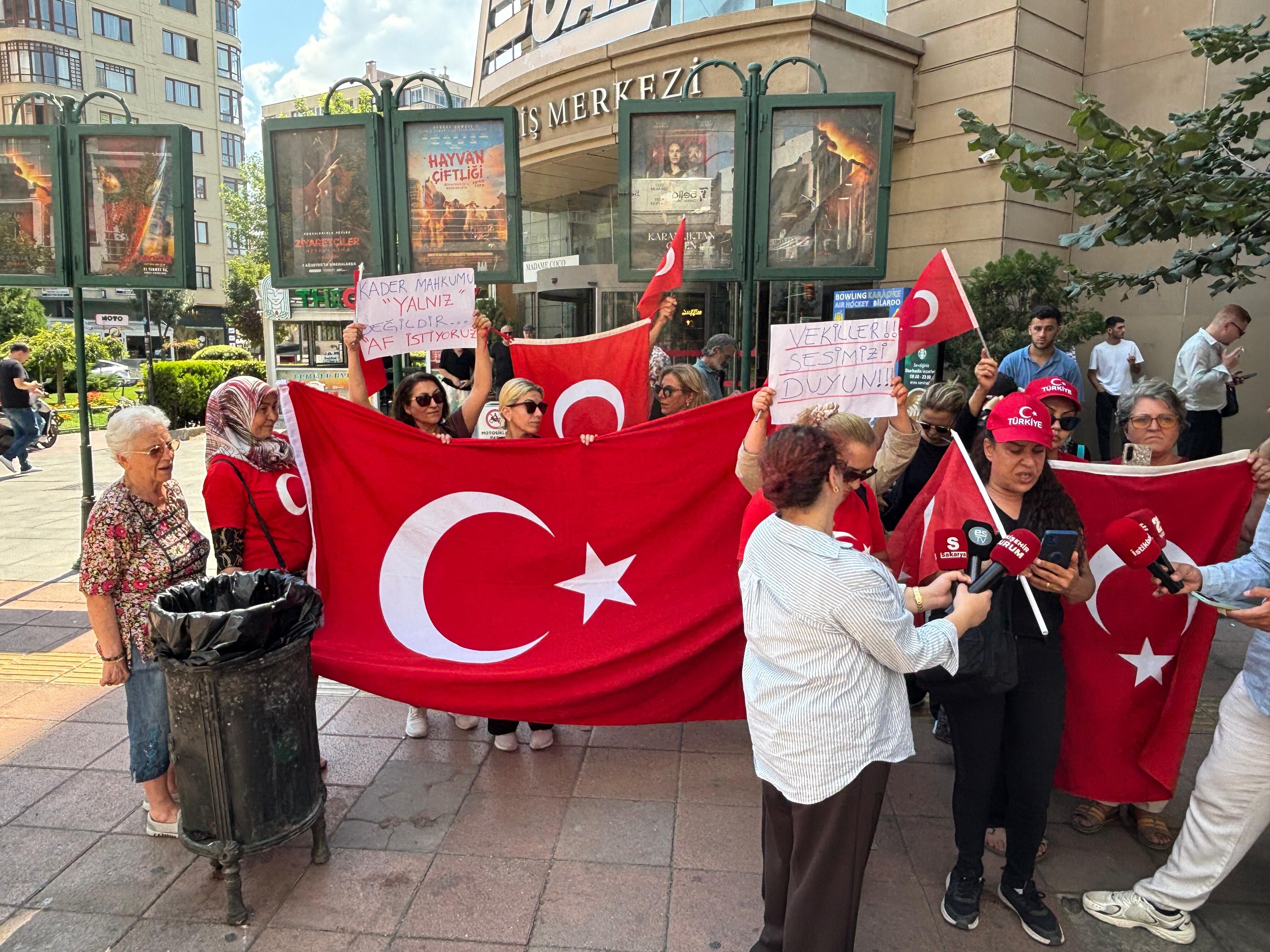 Mahkûm Yakınlarından Adalet ve Genel Af Çağrısı