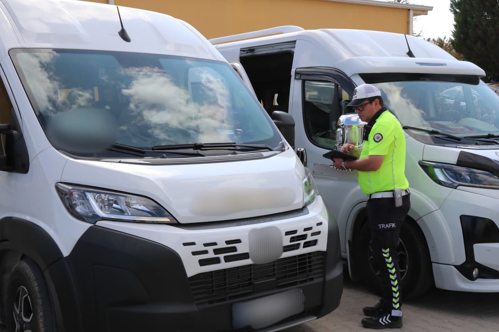 Polis Okul Servislerini Mercek Altına Aldı